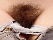 Hairy pussy thick amateur babe Simone spreading her pussy