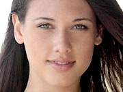 Gorgeous erotic teen babe Tiffany Thompson masturbating