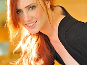 Elle redhead spreads pussy
