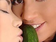 Krisztina Banx & Lola fucks each others twat with vegetables