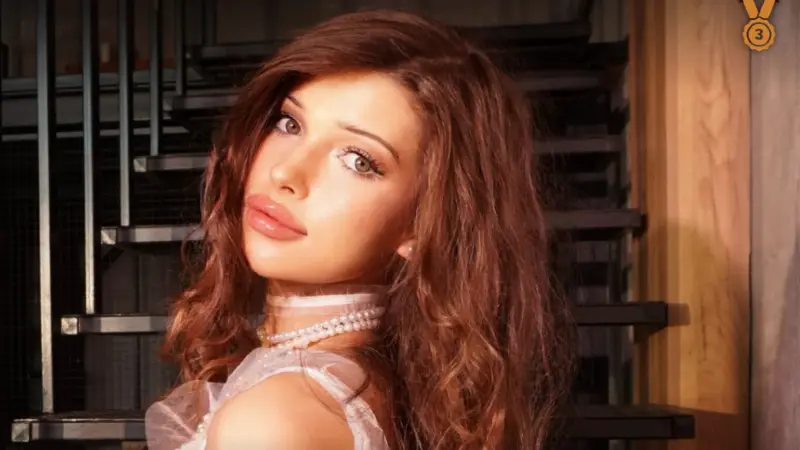 Hanna Maison ranked #3 in LiveJasmin Best of the Month