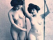 Twenties wifes showing their natural nude bodies on photo