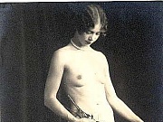 Hot naked vintage sweethearts enjoy posing in the thirties 