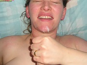 MILFs and cougars love facials