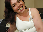 Chunky mature chick showing her full body 